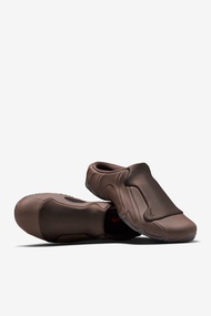 Clogposite Ironstone and Black