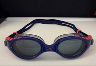 Speedo 成人中性泳鏡Futura Biofuse Flexiseal Triathlon Swimming Goggles, Blue/Smoke