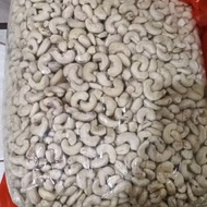 Cashew nuts, raw whole cashew nuts 1 kg