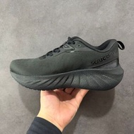 Saucony Triumph 21 黑色跑鞋