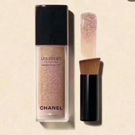 Chanel Les Beiges Water Fresh Tint Free Brush
