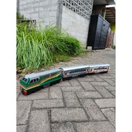 HIJAU CC203 Green Locomotive + 2 Wooden Train Miniature Carriages