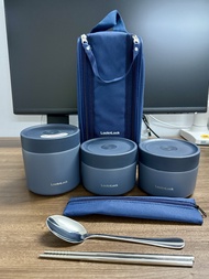 Bộ Hộp Cơm Giữ Nhiệt 3 Ngăn Kèm Túi Thìa Muỗng Pump Vacuum Lunch Box Lock&Lock LHC8052 - Hàng Chính