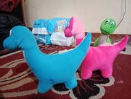 boneka dinosaurus murah lucu bahan velboa isian darkron halus / boneka dinosaurus murah/ boneka dino