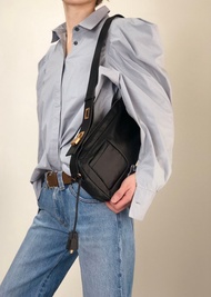 【日本直送 名牌中古包】PRADA 普拉達 側背包 黑色 鎖頭 設計 納帕皮革 腋下包 vintage 時尚 thx6f8