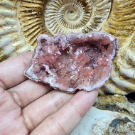 โพรงพิงค์อเมทิสต์(pink amethyst) หินพิงค์อเมทิสต์ หินอเมทิสต์ ยาว 6.8 ซม.กว้าง 4.3ซม.หนา 1.5 ซม.น้ำหนัก 45.3 g.