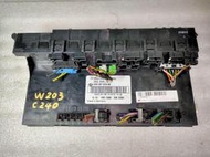 2003 賓士BENZ W203 C240 W209 W211 後SAM舒適控制模組繼電器保險絲盒A0025457801