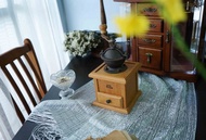 日本雜貨-Kalita木製底座手搖典雅鐵鑄古董方型手搖磨豆機