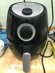 Harrow Harrow HT-AF1000空氣炸鍋 2L  Harrow HT-AF1000氣炸鍋採用360度高速空氣循環技術，當啟動烹調程序後，空氣會從頂部的進風口進入內部，再由隱藏式發熱管快速