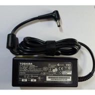 Toshiba L310 L510 M200 L300 L840 M840 L645 L745 C640 19V 3.42A (65W) Notebook Charger Adaptor 5.5 x 