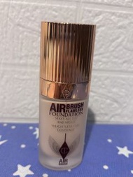 Charlotte Tilbury 粉底