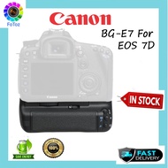 Canon BG-E7 Battery Grip For Canon 7D (Display Set) (99.9% Like New!!!