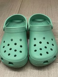 Crocs 鞋