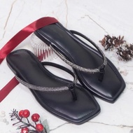 NAURA Luxury flat Sandals Gem Flip Flops 01