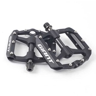 Giant Mountain Bike Pedal Bicycle