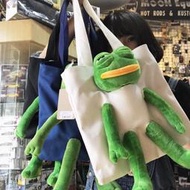 (I LOVE 樂多) 日本進口 美國 PEPE FROG 青蛙佩佩 佩佩蛙 悲傷蛙 肩背包 手提包 三色