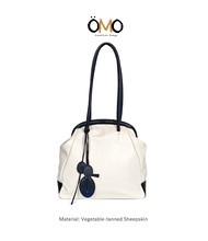 Women Vegetable-tanned Sheepskin Kiss-Lock Closure Cream Color Shoulder Bag