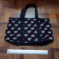 Agnes Sling bag b. Black Style shopping