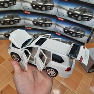 Xe mô hình ô tô Lexus LX570 tỉ lệ 1:24 mô hình bằng sắt có âm thanh và đèn đồ chơi trẻ em