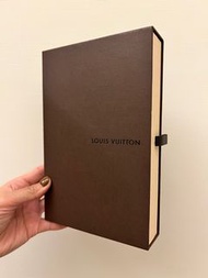 LV  Louis  Vuitton 紙盒