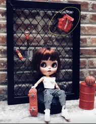 Miniature supreme x LV backpack #blythe/middle blythe/holala/licca/Jenny... 微縮娃用道具配件 背包(揹帶可調較長短)