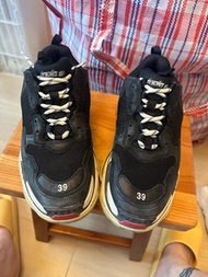 BALENCIAGA / Triple S