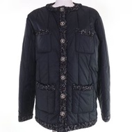 香奈兒 (CHANEL) P60016V45660 Coco 紐帶斜紋軟呢無領絎縫外套，顏色，36碼，成色極佳，含衣架，意大利製造。