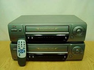 【小劉二手家電】內部少用九成新的JVC VHS錄放影機,附代用遙控器