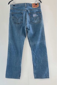 กางเกงยีนส์(มือสองแท้💯%)Levi’s 501 เอวป้าย 32” เอววัดจริง 32” MADE IN EGYPT (รหัส 25B) ยาวทั้งตัว 40