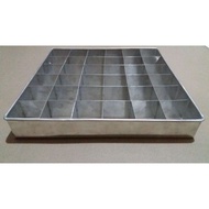 SQUARE PARTITION TIN 28X28X4 Magelang