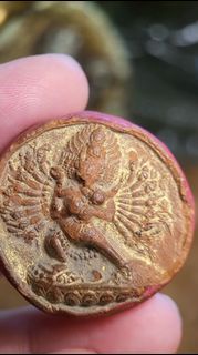 藏區寺廟供奉朱砂供泥金老大威德擦擦，廟出，極其稀有難得！ 直徑34mm  聊一聊