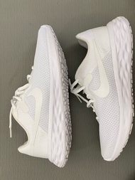 Nike Revolution 6 白色運動鞋