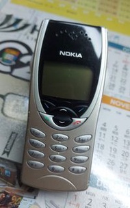 Nokia 8210