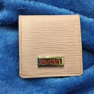 Evian 水波紋 四方 摺疊 鈕扣 零錢包