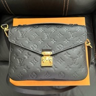 LV Pochette Métis