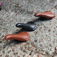 Vintage brown commuter bike saddle federal fixie bike