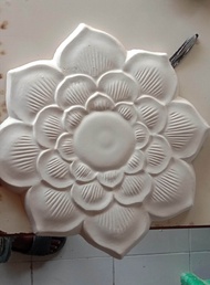 ornamen lampu plafon gypsum motif bunga sepatu 30x30