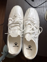 KELME 白色釘鞋 足球鞋