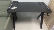 黑色RGB電競枱連杯架同耳機掛勾 (T74A LAVA Y-DESK RGB 電競桌(1060 (L100*W60*H74cm)))