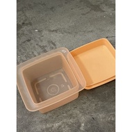 Tupperware vintage orange