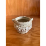 Cream incense burner, 6.5cm high, 10cm wide (4in)