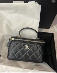 Chanel vanity22A黑色長盒子 brand new