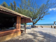 ยาใจบีช รีสอร์ท (Yajai Beach Resort)