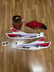 ชุดสี Dash รุ่นแรก ครึ่งชุด สีแดง/ขาว ปี95  5 ชิ้น พร้อมติดสติ๊กเกอร์