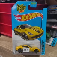 Hot Wheels Ferrari 599 GTB Fiorano HW City 2013 Yellow Yellow US CARD