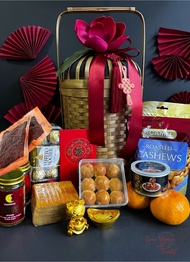 [PRE-ORDER] CNY Hamper 2022 - Prosperity Basket D Kueh Lapis, Pineapple Tarts, Bak Kwa, Abalone, Bird's Nest, Cashew Nuts &amp; Ferrero Rocher Chocolate (ETA: 2022-02-07)
