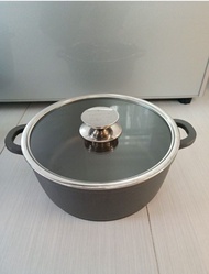 Berndes 24cm stew pot soup pot 易潔炆餸煲湯煲