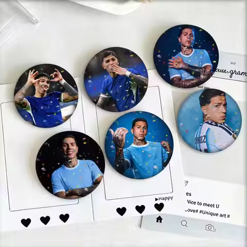 E-Enzo Fernandez Football Star 25 32 44 58 75mm Badges Personalized Round Brooches Pins Accessory Gi
