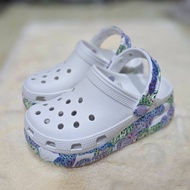 รองเท้าเเตะแบบสวม ของเด็ก (Free Jibbit 4pcs for 1 Pairs) Crocs Classic Cutie Kid มาใหม่ลาสุด ทรงสวย ผลิตจากยางอย่างดี นิ่ม เบา ไม่ลื่น ราคาถูก