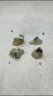 西班牙天然立方體黃鐵礦 (Pyrite)